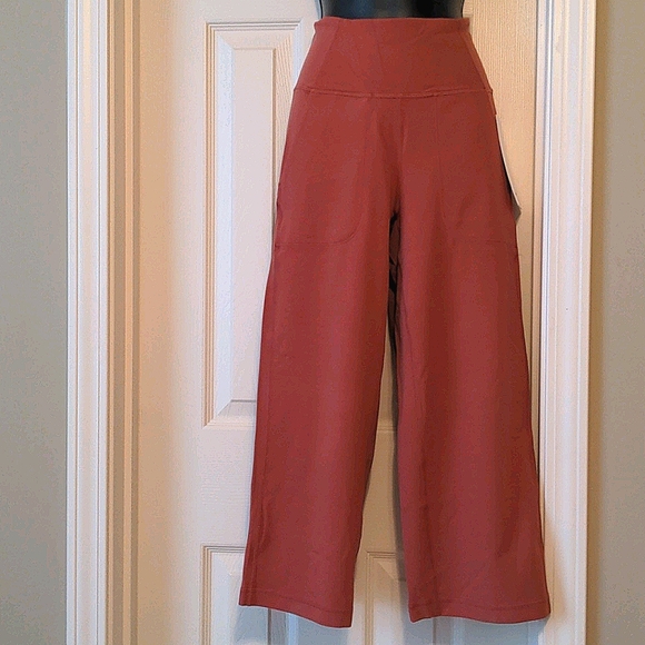 NEW Lululemon Align™ Wide Leg Crop 23" - Picture 6 of 10